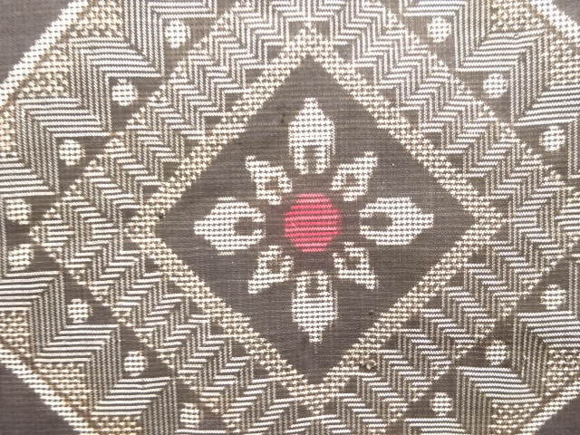 JAPANESE KIMONO / ANTIQUE KIMONO / SILK / DORO OSHIMA TSUMUGI / WOVEN RHOMBUS